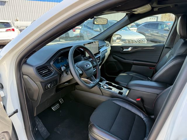 Used 2023 Ford Escape ST-Line Select w/ Tech Pack #2 image 3