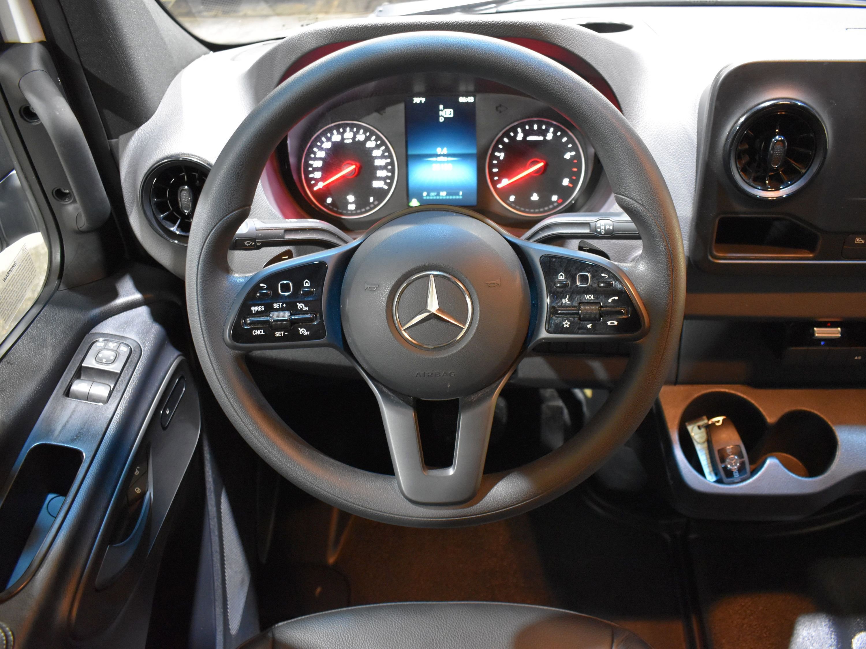 Used 2024 Mercedes-Benz Sprinter 2500 w/ Acoustic Package image 21