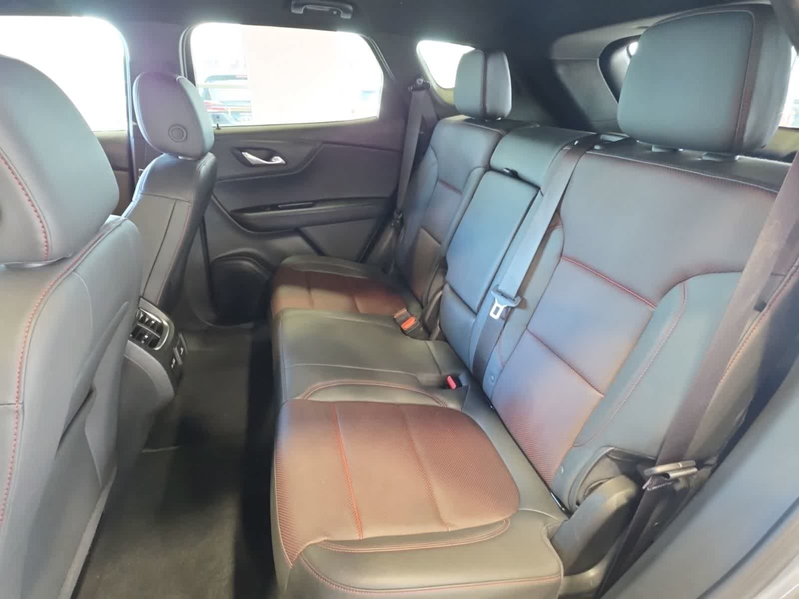 Used 2025 Chevrolet Blazer RS FWD image 32