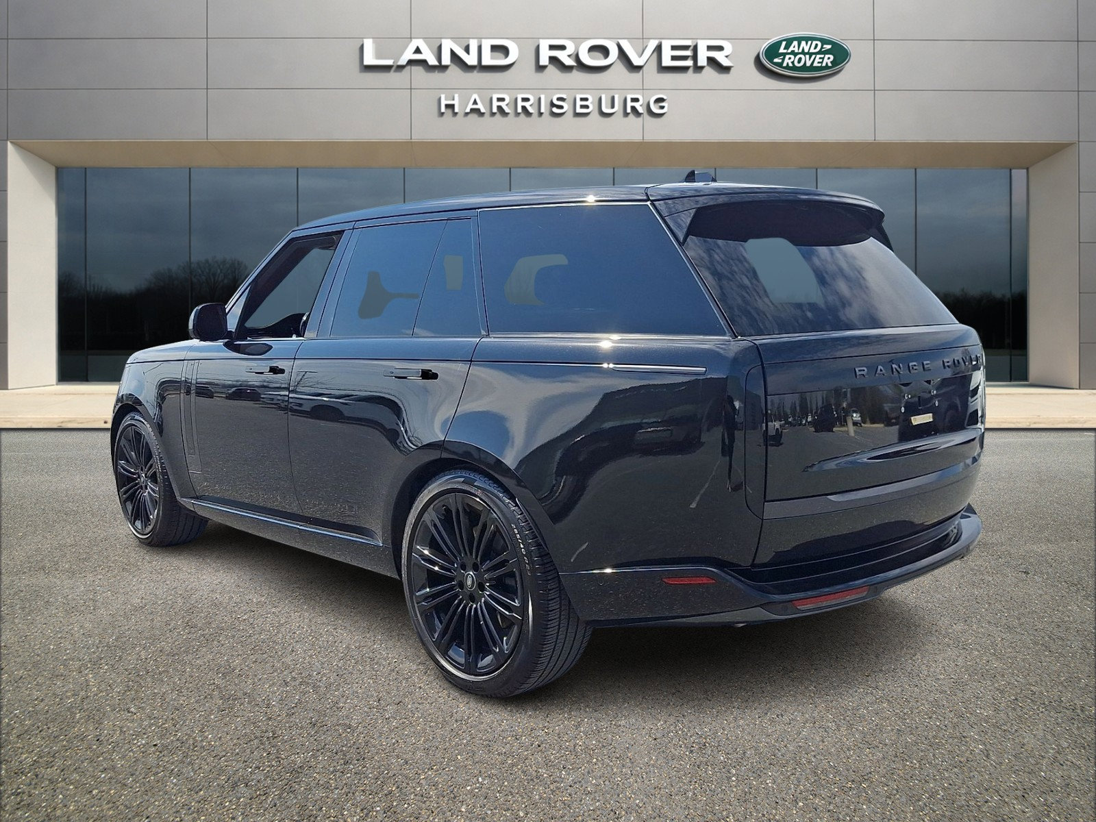 Used 2024 Land Rover Range Rover Autobiography image 2