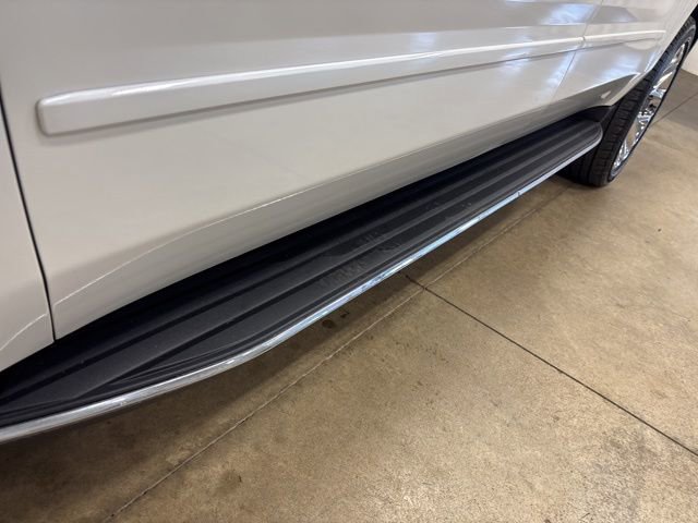 Used 2018 Chevrolet Suburban Premier AWD/4WD image 14