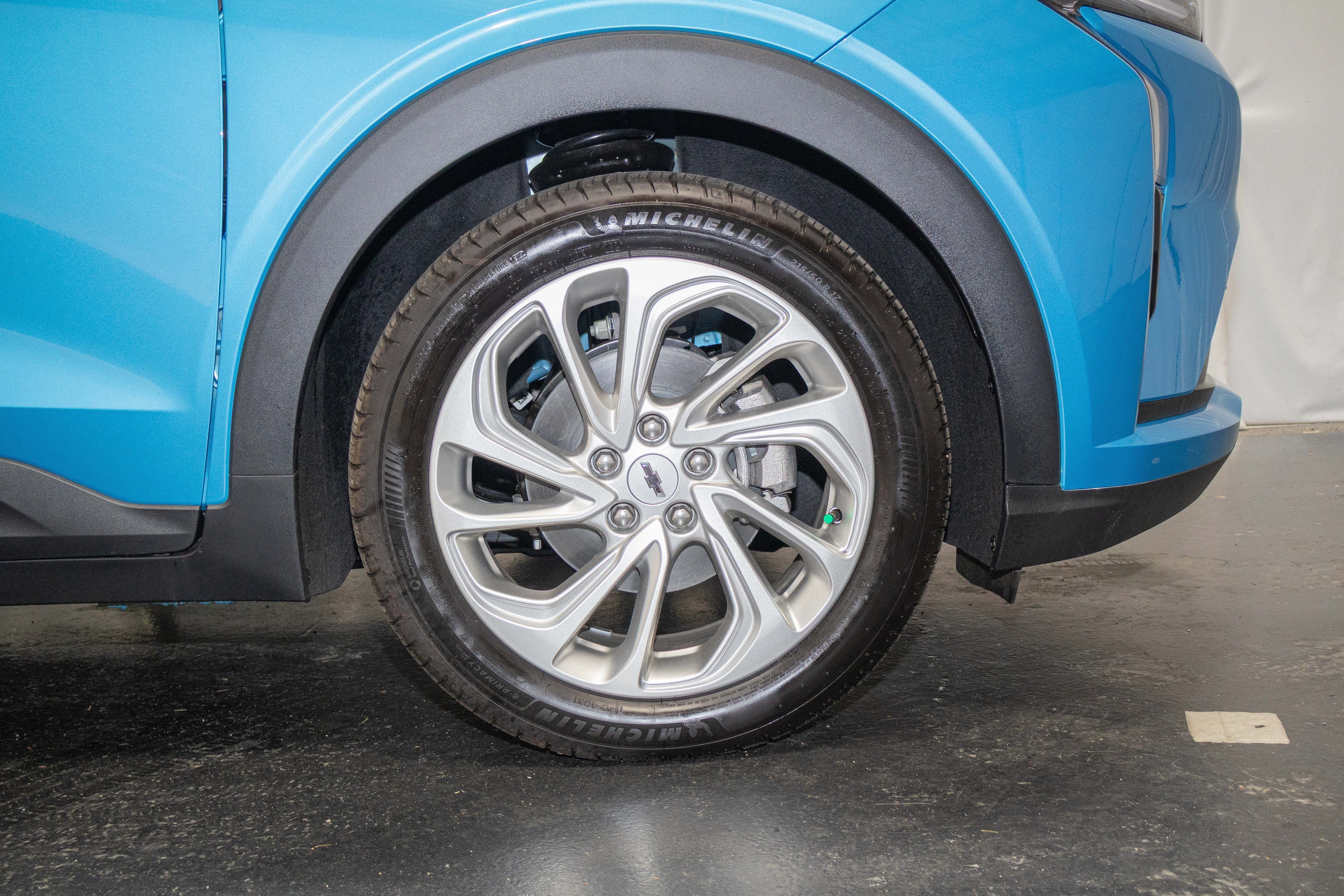 New 2027 Chevrolet Bolt LT FWD image 6