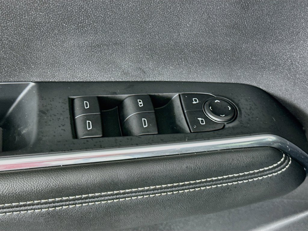 Used 2025 GMC Acadia Elevation FWD image 24