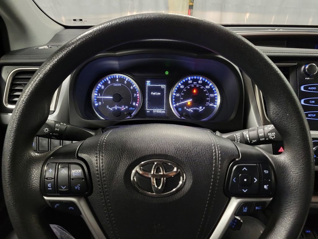 Used 2019 Toyota Highlander LE image 14