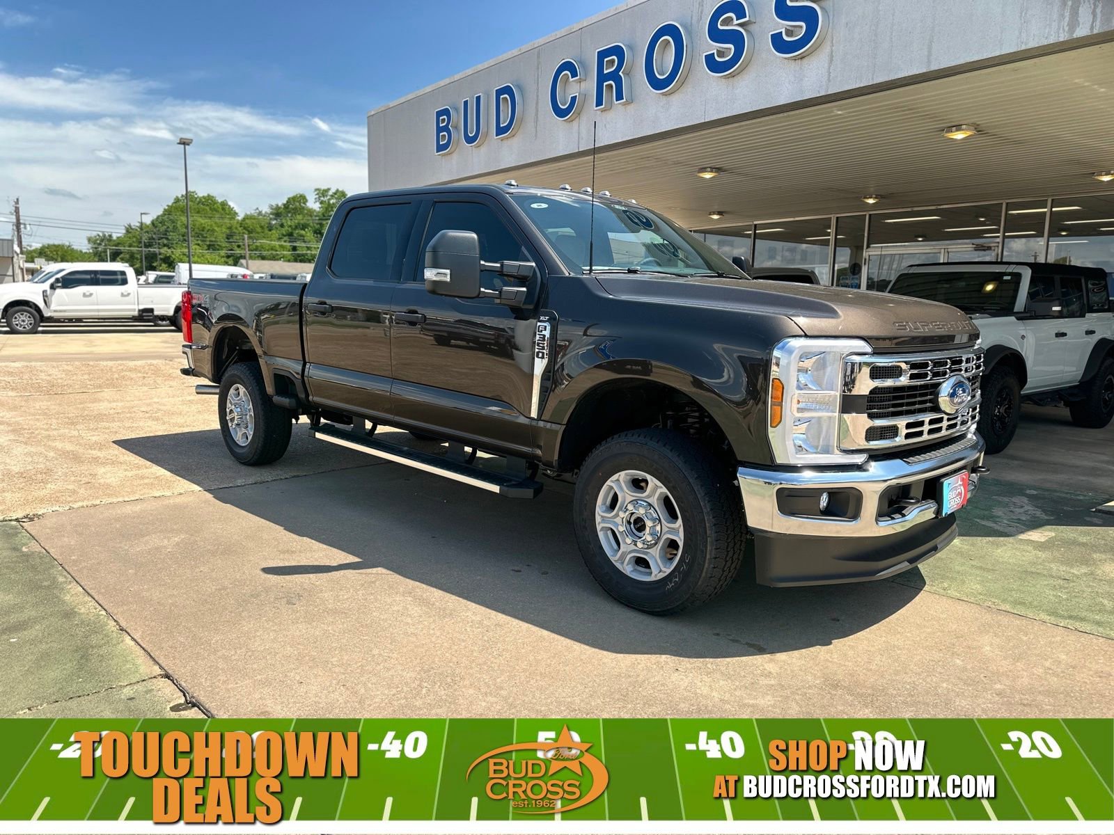 New 2025 Ford F350 XLT w/ FX4 Off-Road Package