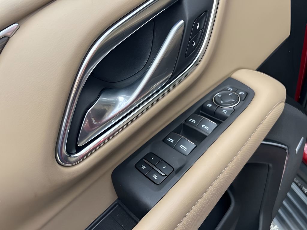 Used 2024 Chevrolet Suburban Premier image 17