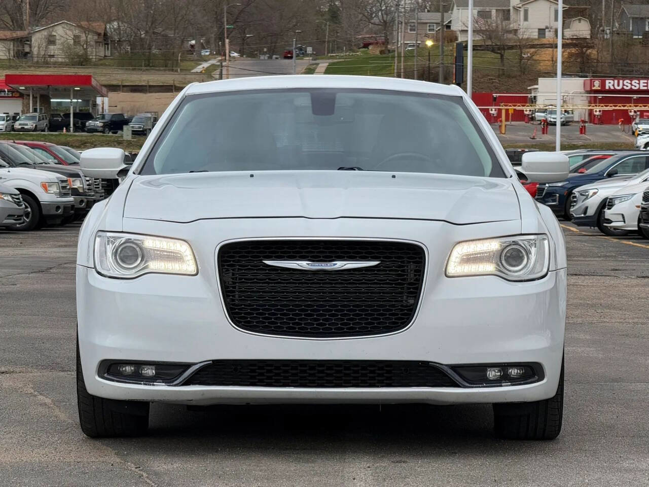 Used 2017 Chrysler 300 Limited image 3