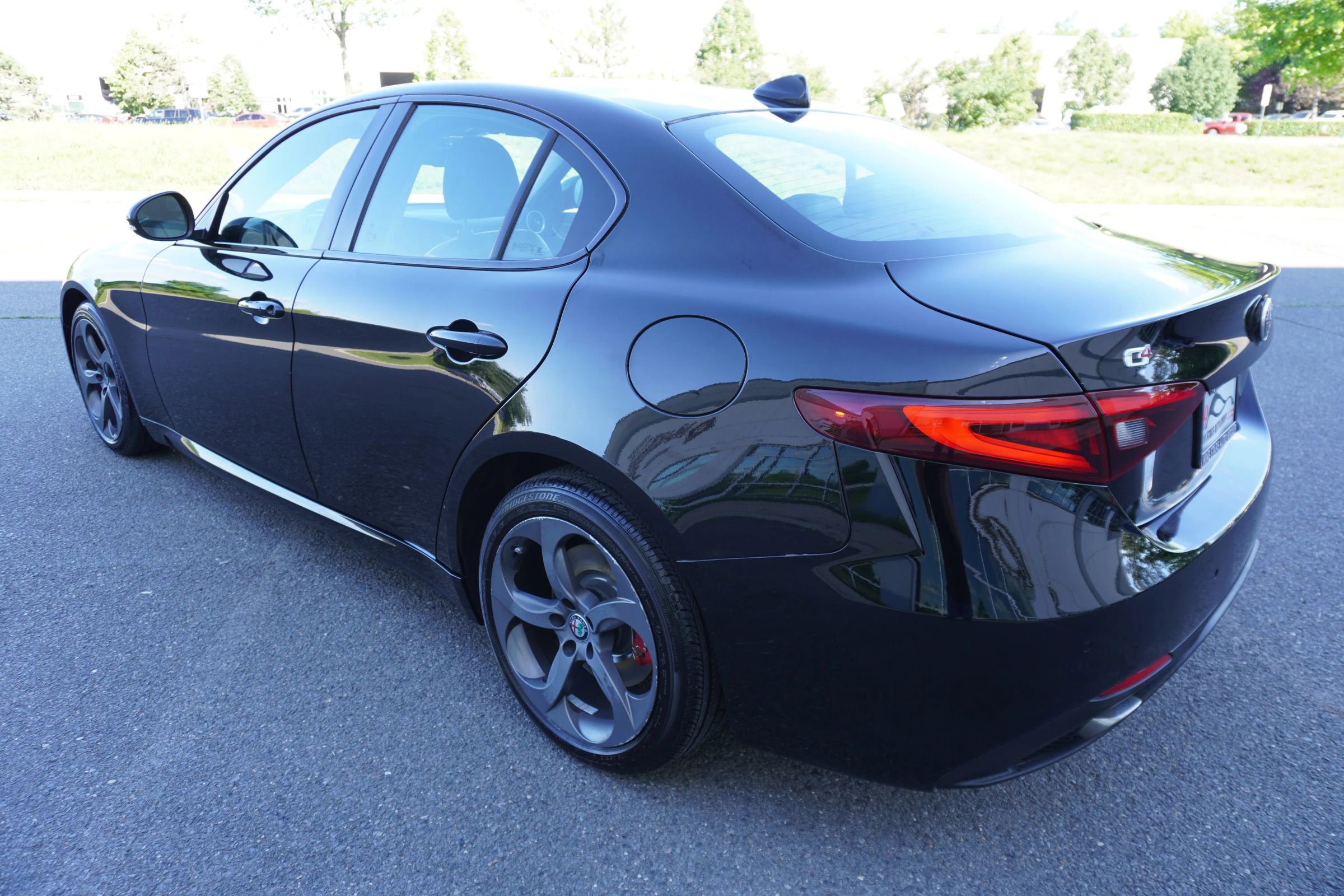 Used 2017 Alfa Romeo Giulia AWD image 5