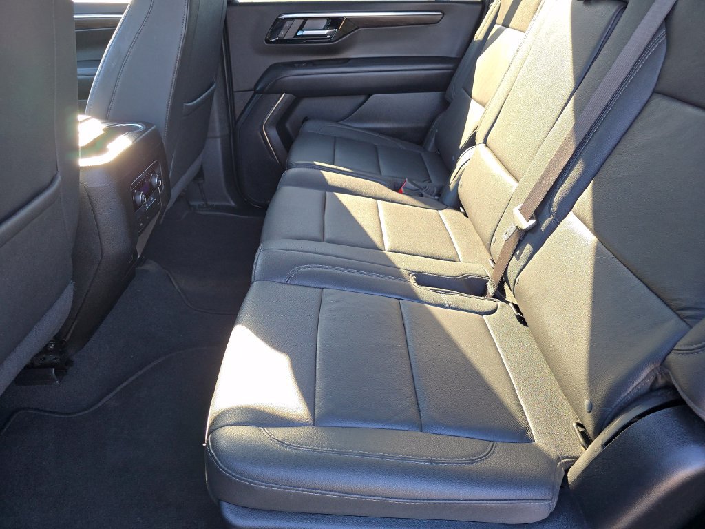 Used 2025 Chevrolet Suburban LT AWD/4WD image 26