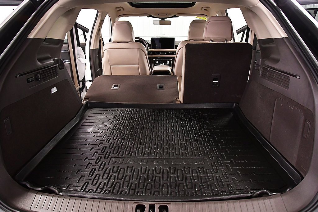 Used 2022 Lincoln Nautilus Reserve image 28