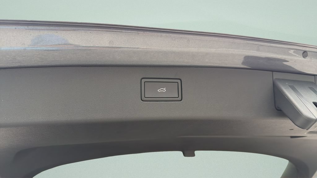 New 2026 Volkswagen Tiguan SE FWD image 26