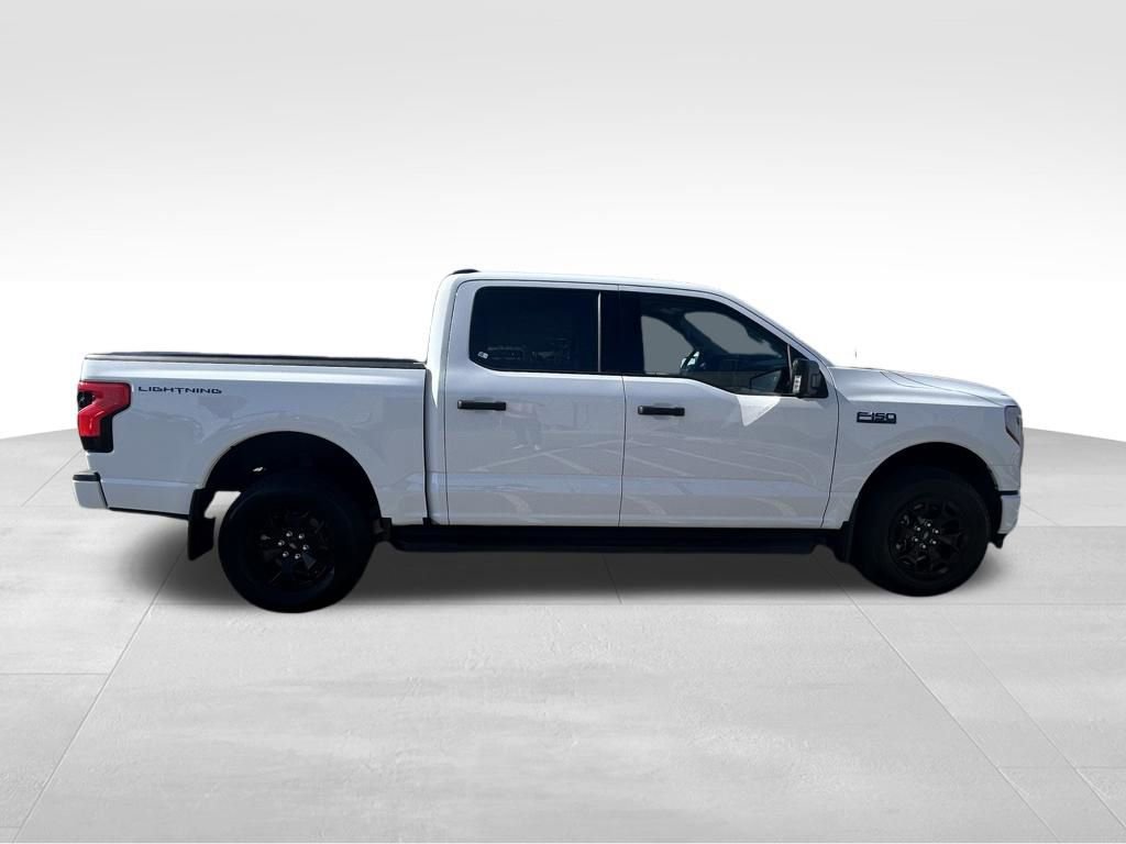 Used 2025 Ford F150 Lightning XLT AWD/4WD image 6