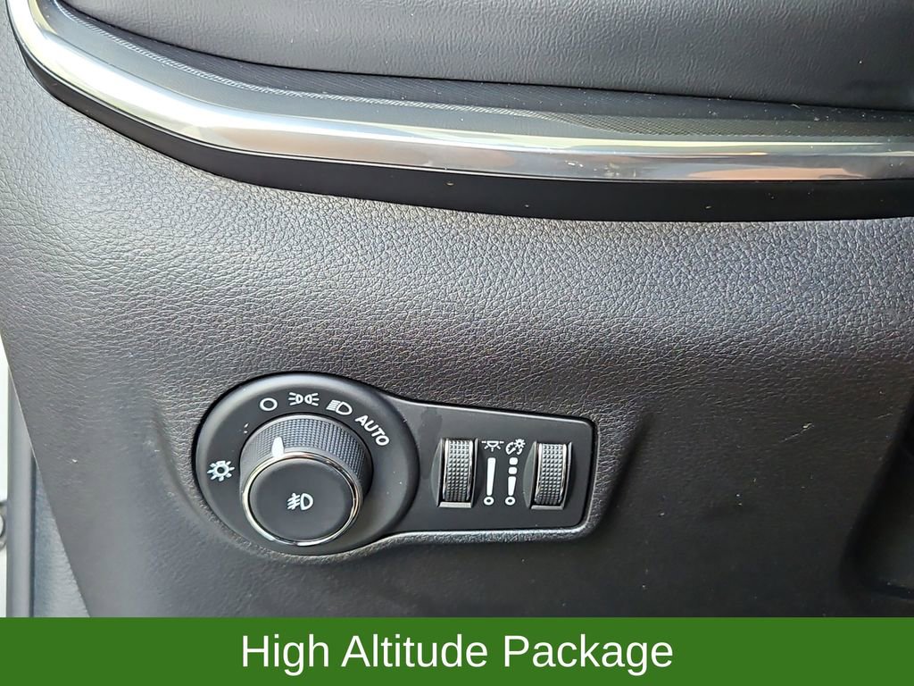 Used 2024 Jeep Compass Limited w/ High Altitude Package AWD/4WD image 15