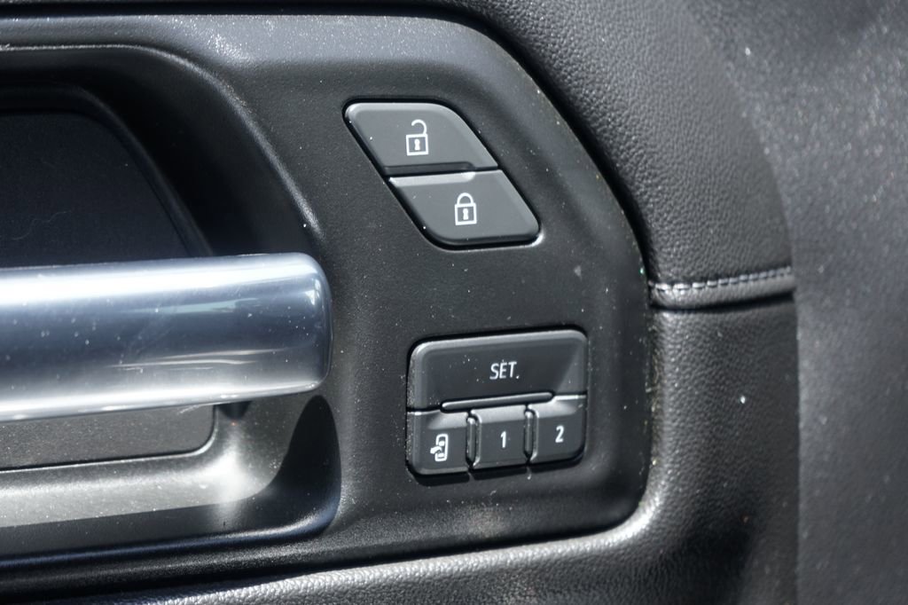 Used 2019 Chevrolet Silverado 1500 High Country AWD/4WD image 15