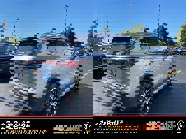 New 2025 Volkswagen Tiguan SE image 9