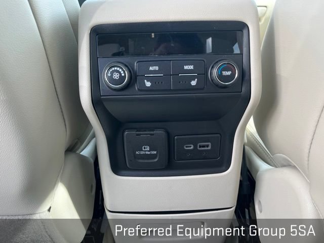 Used 2023 GMC Acadia Denali w/ Denali Ultimate Package AWD/4WD image 37