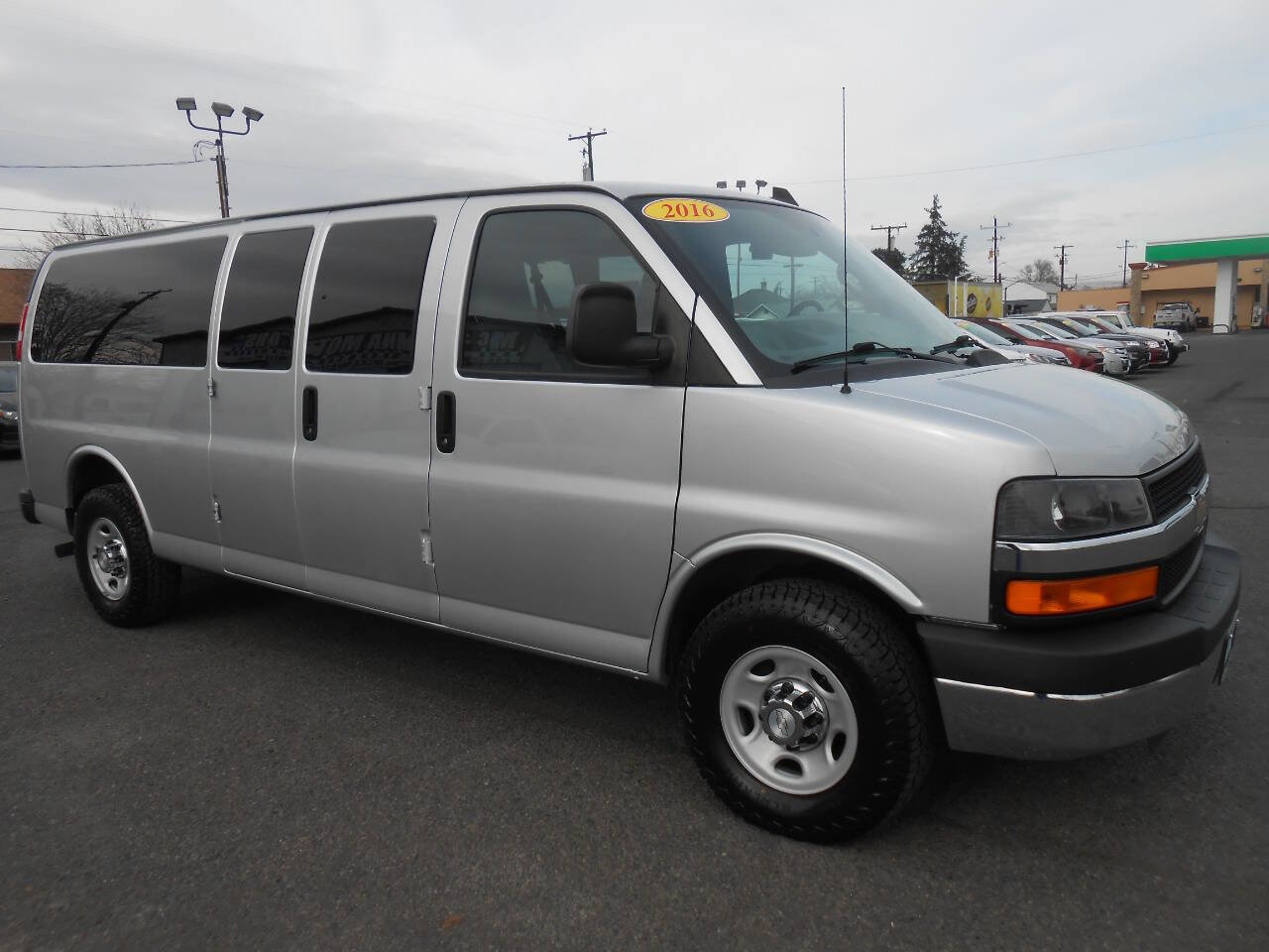 Used 2016 Chevrolet Express 3500 LT w/ LT Preferred Equipment Group image 4