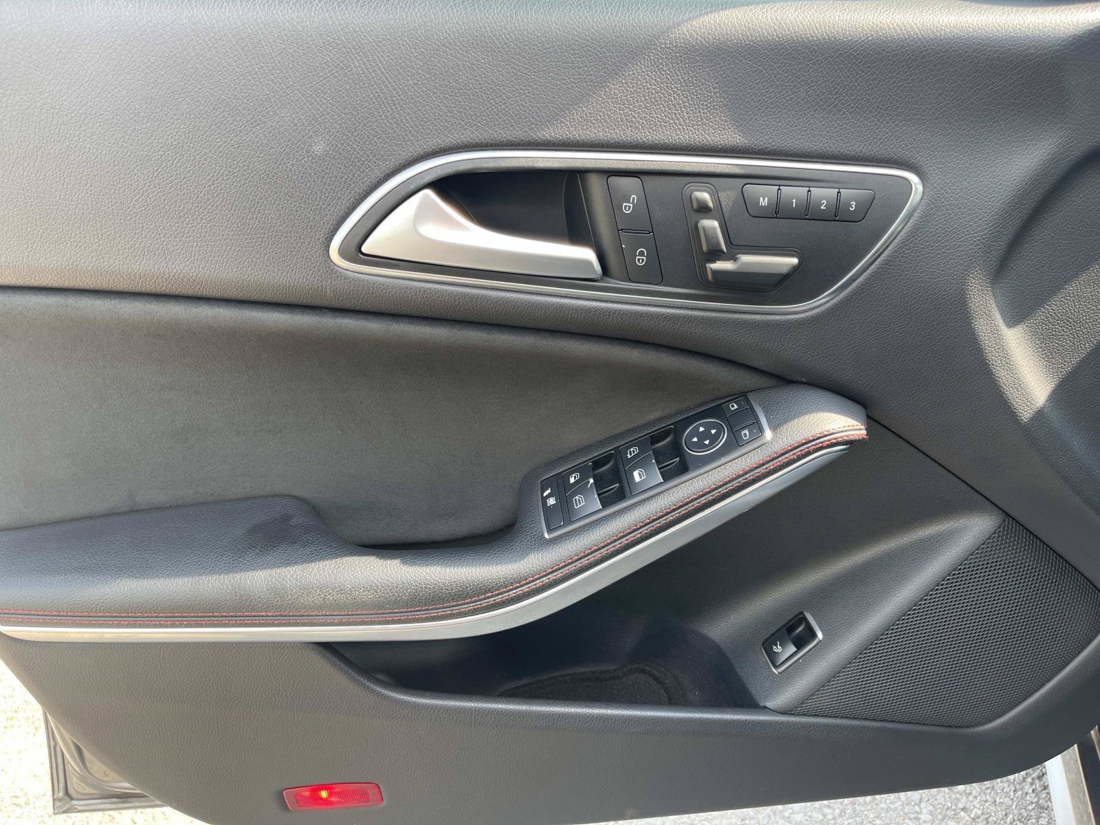 Used 2015 Mercedes-Benz CLA 45 AMG 4MATIC image 27