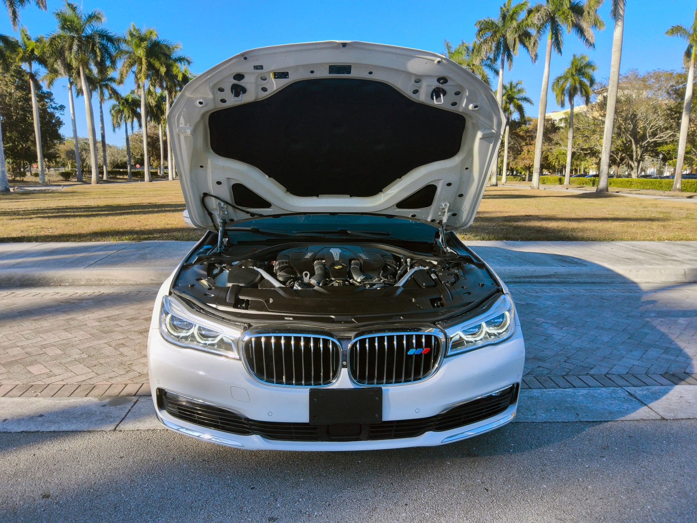 Used 2018 BMW 750i xDrive image 39