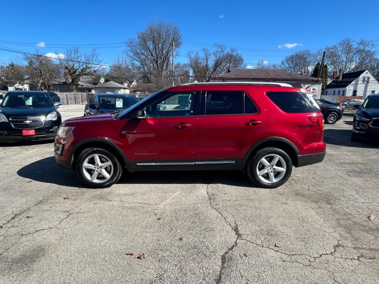 Used 2016 Ford Explorer XLT w/ Equipment Group 202A image 5