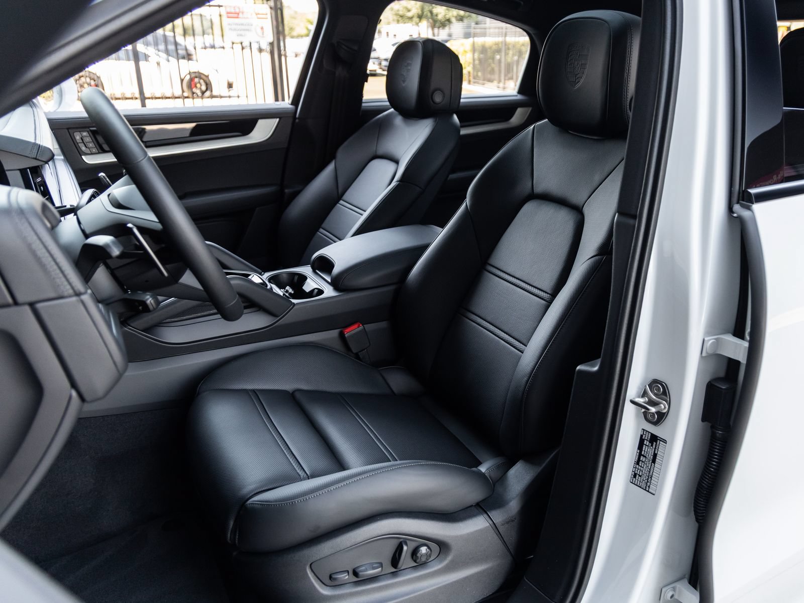 Certified 2026 Porsche Cayenne S AWD/4WD image 5