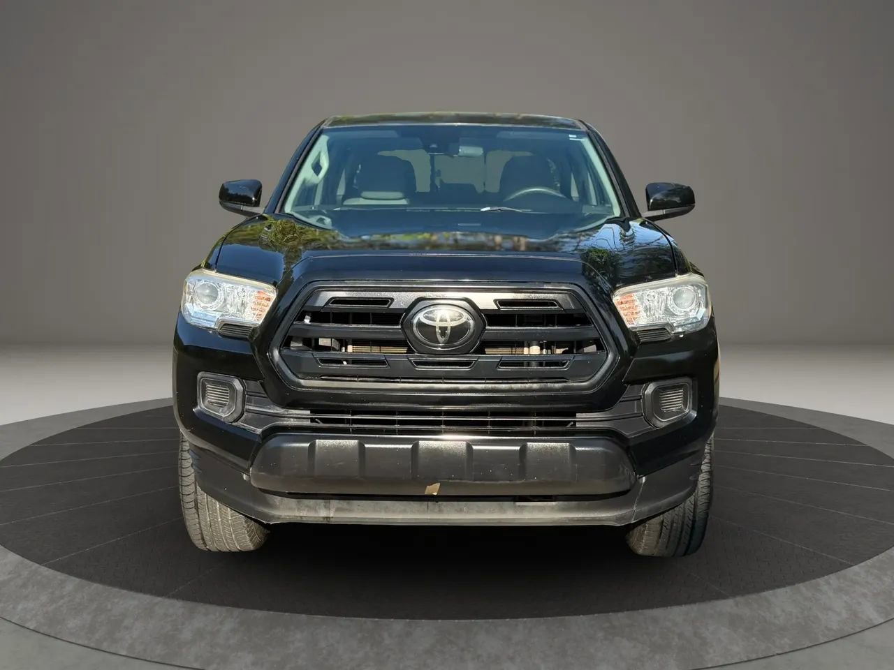 Used 2018 Toyota Tacoma SR w/ SR Convenience Package RWD image 2