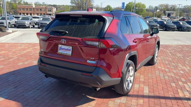 Used 2021 Toyota RAV4 LE image 2
