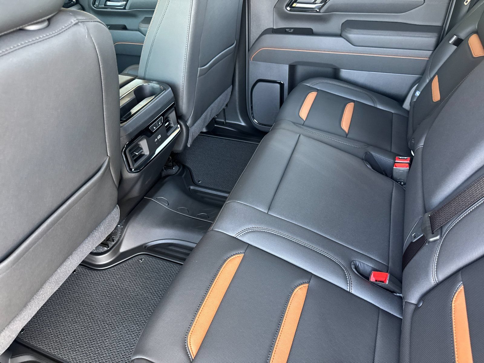 New 2026 GMC Sierra 2500 AT4 w/ AT4 Premium Plus Package AWD/4WD image 12