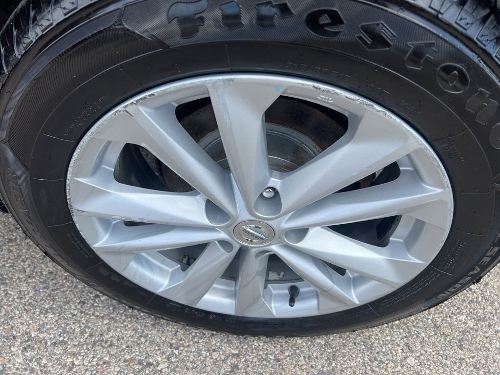 Used 2017 Nissan Rogue Sport SV w/ SV All-Weather Package AWD/4WD image 44