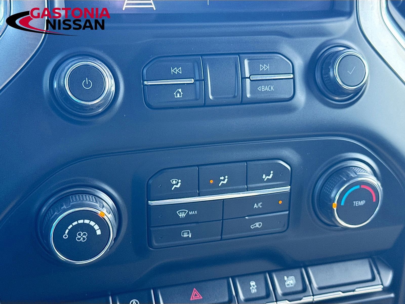 Used 2020 Chevrolet Silverado 1500 LT AWD/4WD image 21