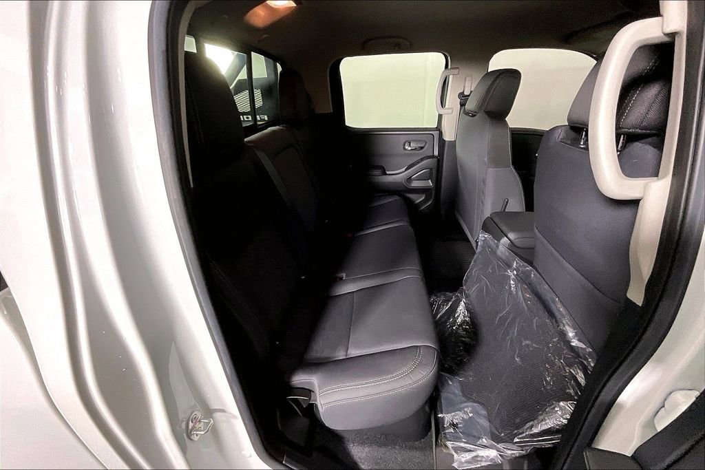 Certified 2024 Nissan Frontier SV w/ Hardbody Edition image 37