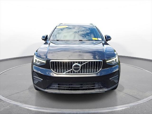 Used 2024 Volvo XC40 B5 Core AWD/4WD image 3