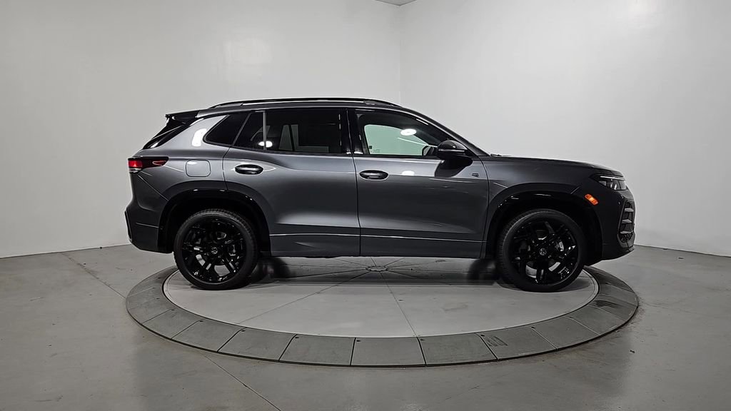 New 2026 Volkswagen Tiguan SE R-Line image 6