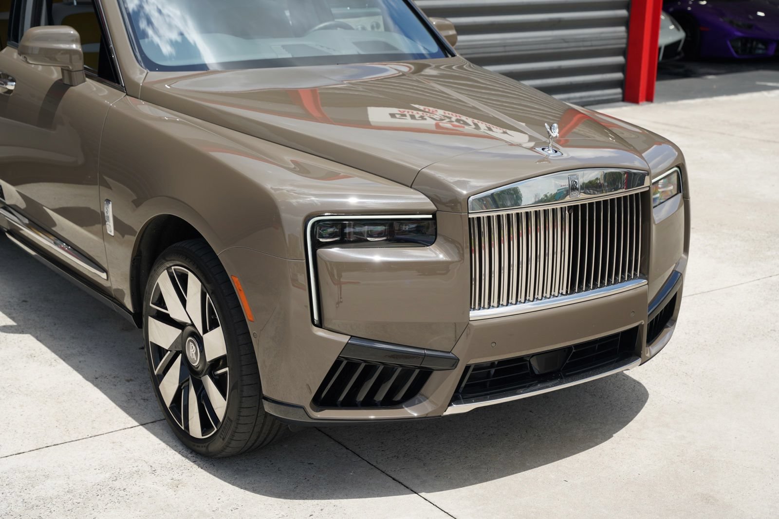 Used 2025 Rolls-Royce Cullinan AWD/4WD image 12