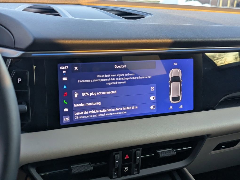 Certified 2025 Porsche Macan Electric image 23