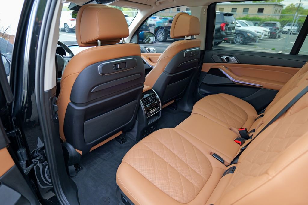 Used 2024 BMW X7 xDrive40i w/ Executive Package AWD/4WD image 27