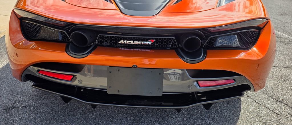 Used 2018 McLaren 720S Performance RWD image 24