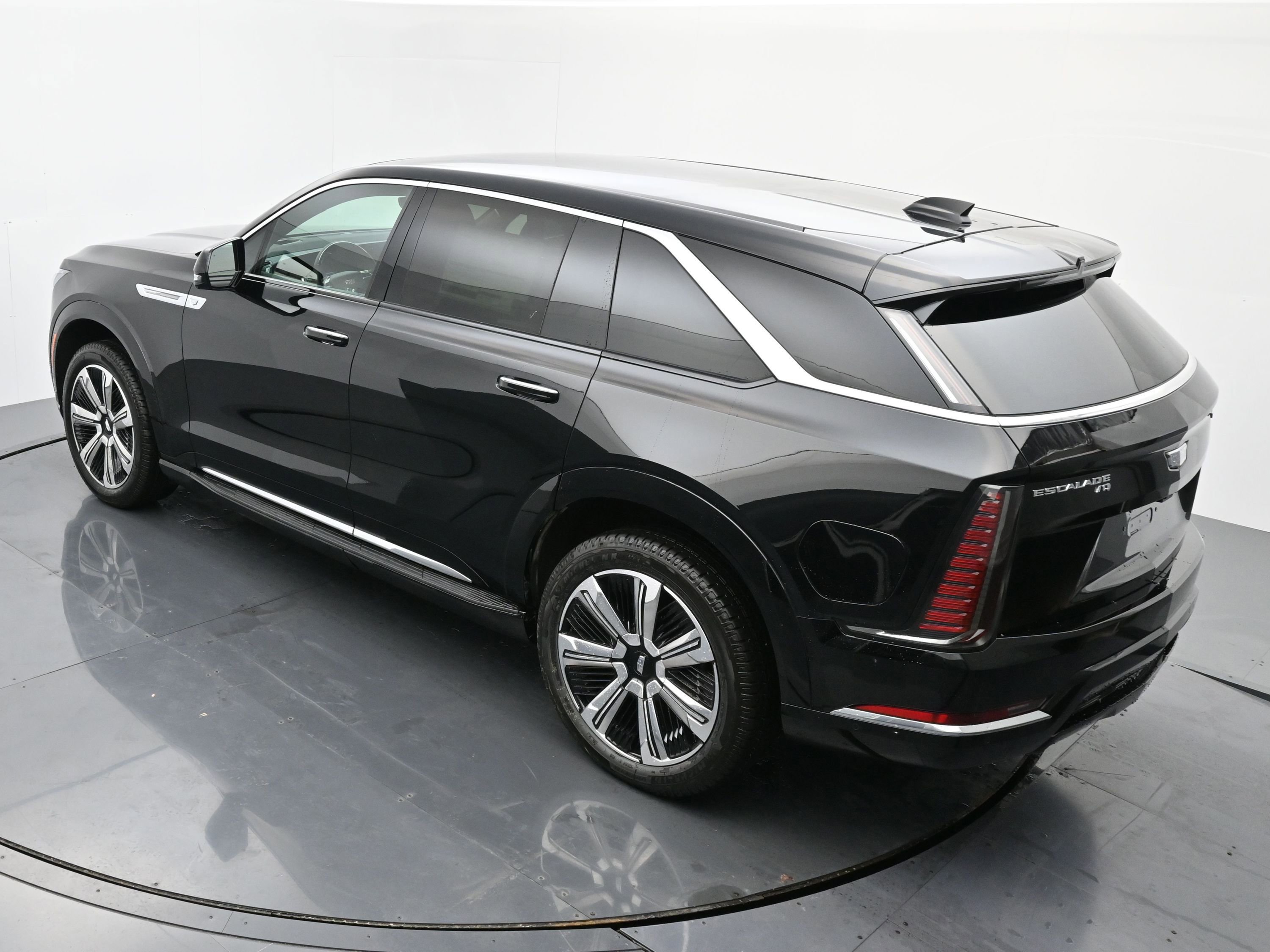 New 2025 Cadillac Escalade IQ Luxury 2 image 25