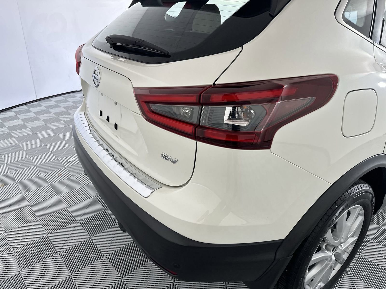 Used 2020 Nissan Rogue Sport SV FWD image 26
