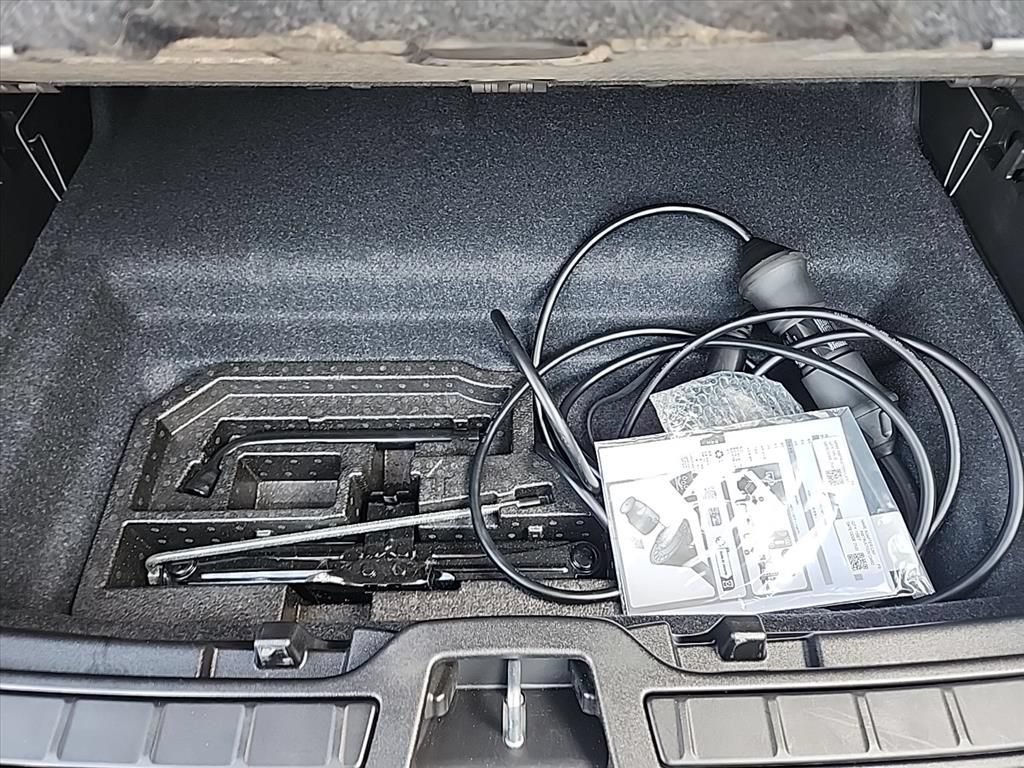 Certified 2024 Volvo XC40 Recharge Ultimate w/ Protection Package Premier AWD/4WD image 34