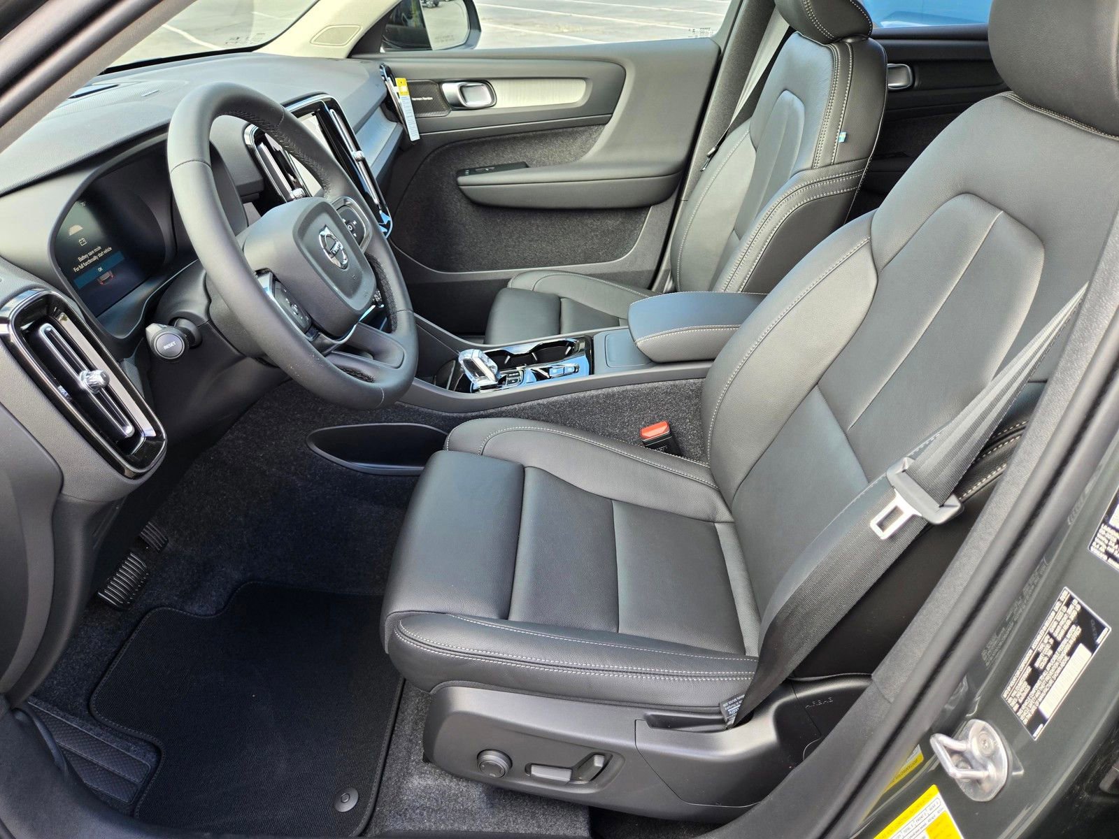 New 2026 Volvo XC40 B5 Ultra w/ Climate Package AWD/4WD image 12