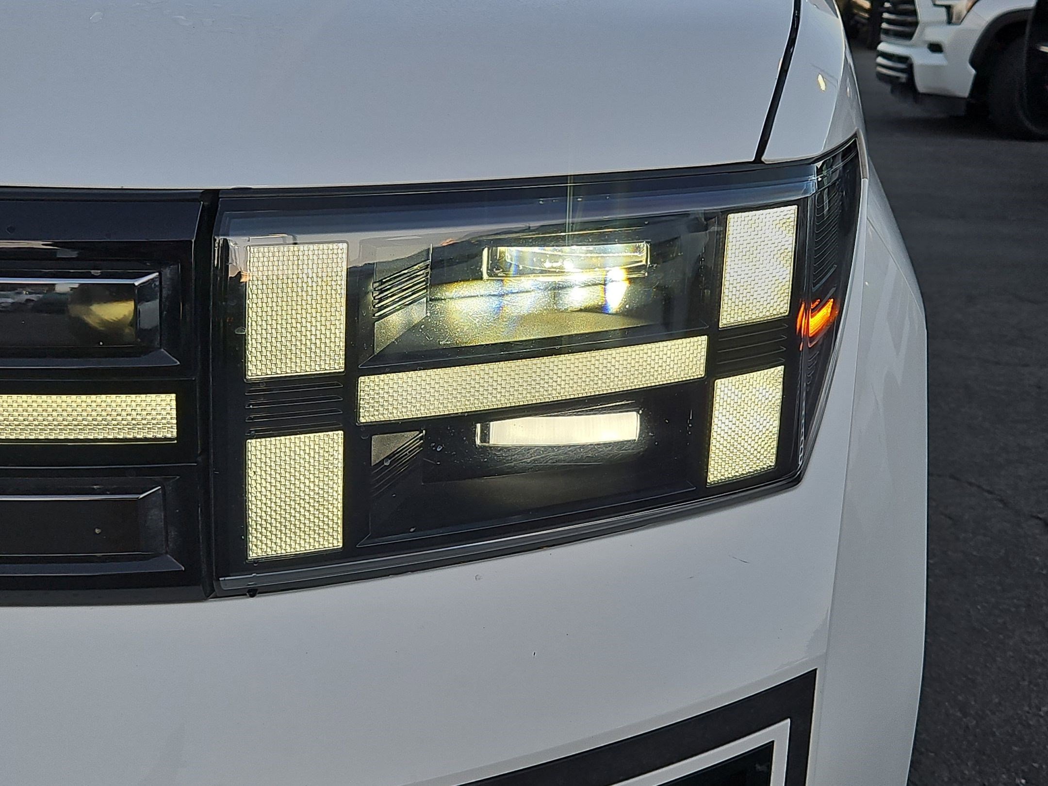 Used 2025 Hyundai Santa Fe Limited image 13