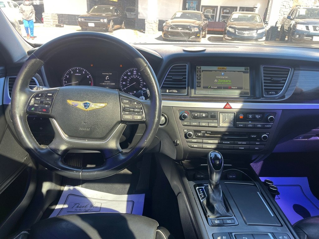 Used 2015 Hyundai Genesis 3.8 w/ Option Group 03 image 5
