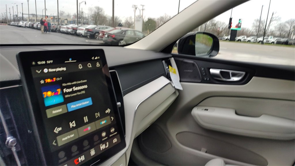 New 2026 Volvo XC60 B5 Ultra w/ Climate Package image 25