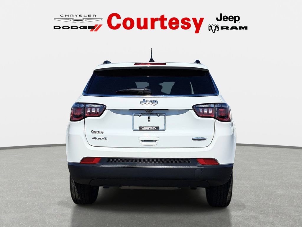 Certified 2023 Jeep Compass Latitude AWD/4WD image 6