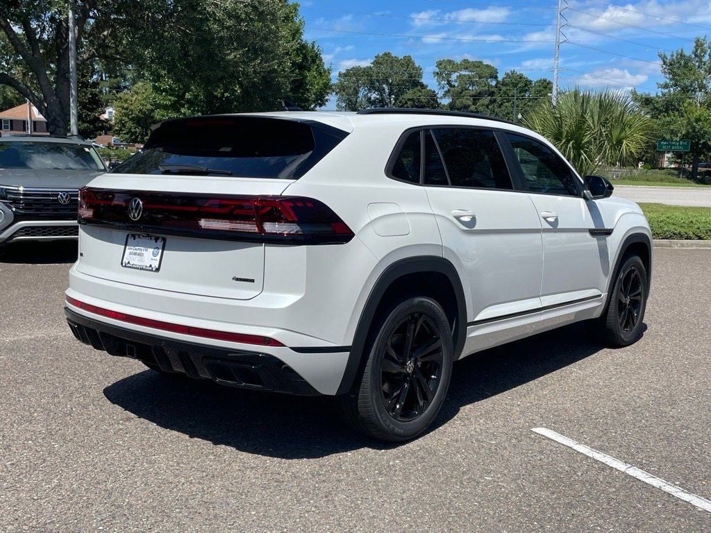 New 2026 Volkswagen Atlas Cross Sport SEL R-Line image 3