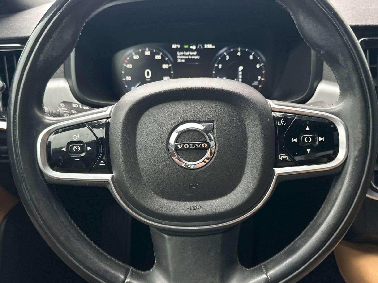 Used 2017 Volvo S90 T6 Momentum w/ Vision Package image 22