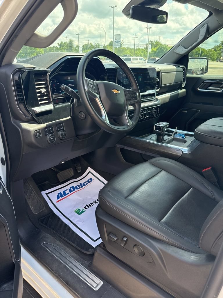 Used 2024 Chevrolet Silverado 1500 LTZ w/ LTZ Convenience Package II AWD/4WD image 6