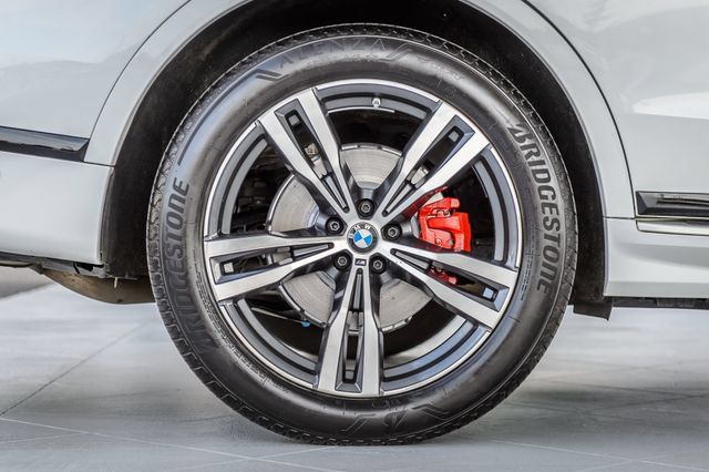 Used 2022 BMW X7 xDrive40i w/ M Sport Package AWD/4WD image 15