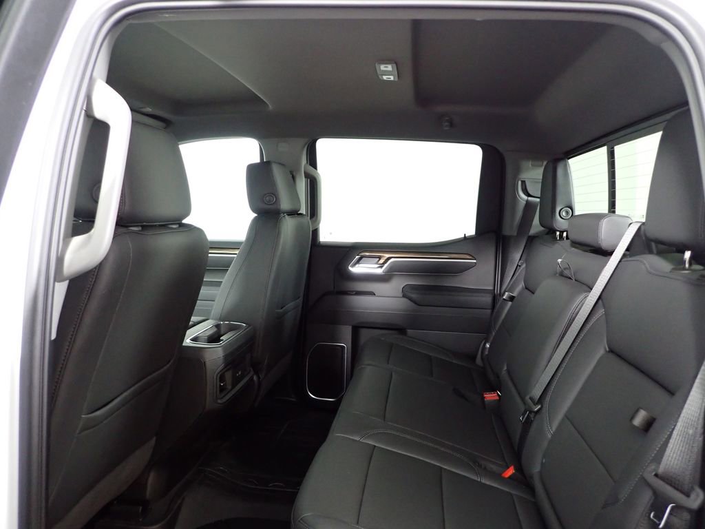 New 2026 Chevrolet Silverado 1500 RST w/ Dark Appearance Package AWD/4WD image 34